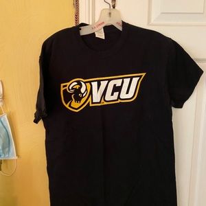 VCU black tshirt M